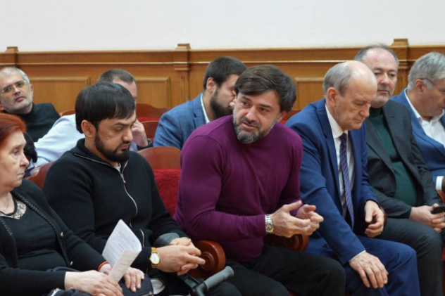 В режиме дискуссии: выступления докладчиков обсуждали остальные участники