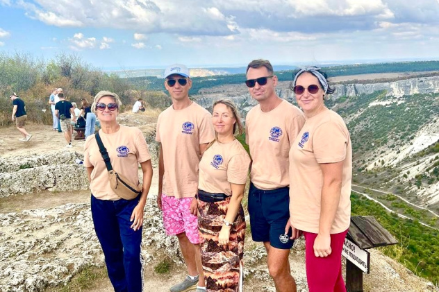 НЕурок ГЕОГРАФИИ: ЧУФУТ-КАЛЕ - СРЕДНЕВЕКОВЫЙ ПЕЩЕРНЫЙ ГОРОД-КРЕПОСТЬ В КРЫМУ.