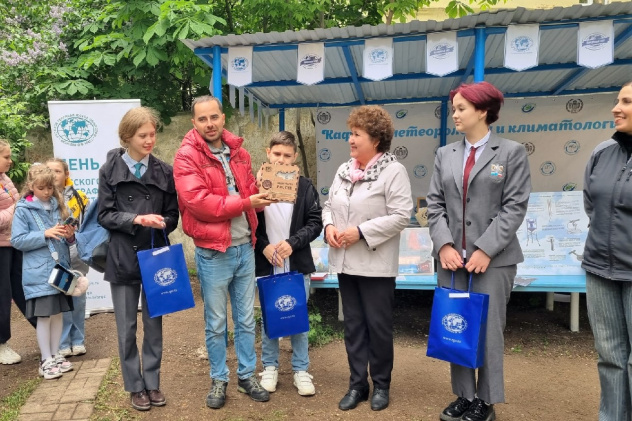 Награждение победителей конкурса "Арктика" Награждение победителей конкурса "Арктика"