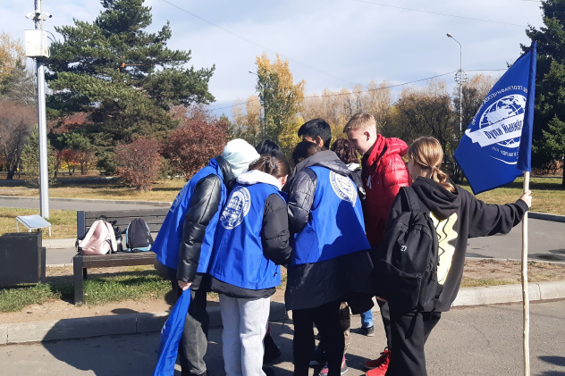 На станции Молодежного клуба На станции Молодежного клуба