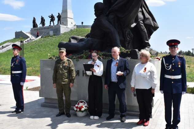 Мемориал "Острая Могила" в Луганске Мемориал "Острая Могила" в Луганске