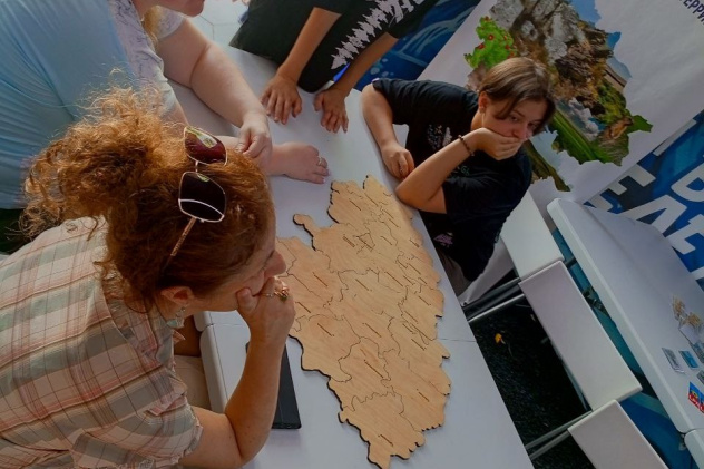 Изучаем карту ЛНР