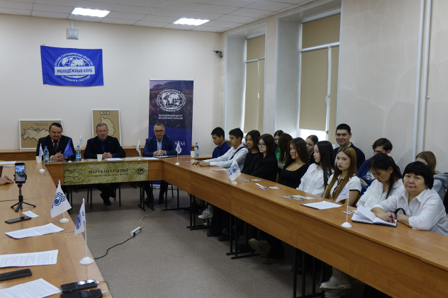 География в лицах. Встреча с Виктором Непомнящим 