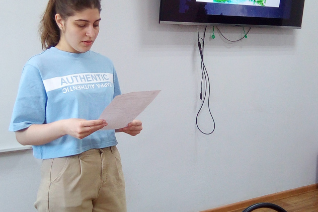 Старт Ночи географии. Одна из ведущих Алина Костеневич Старт Ночи географии. Одна из ведущих Алина Костеневич