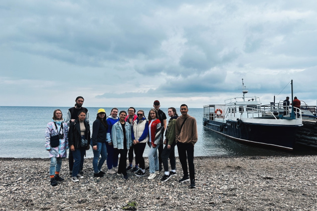 На берегу озера На берегу озера