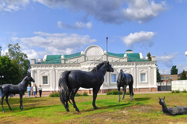 Скульптурная экспозиция Скульптурная экспозиция