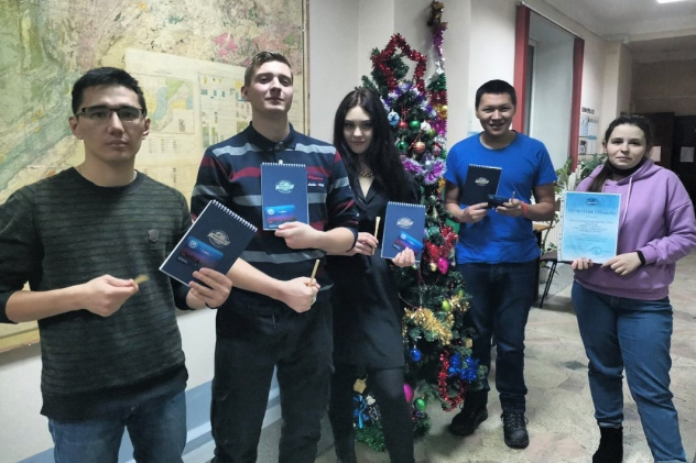 Награждение активистов клуба. Награждение активистов клуба.