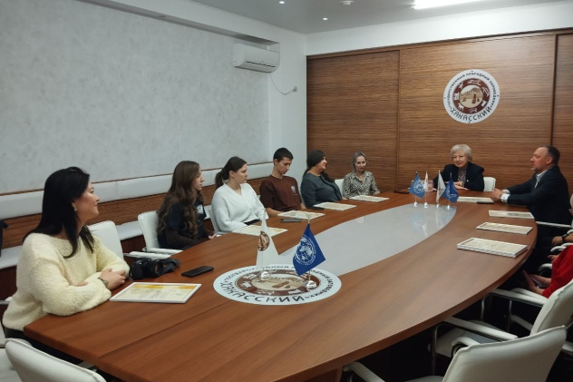 Активистов Молодежного центра РГО Республики Хакасия отметили Благодарственными письмами Активистов Молодежного центра РГО Республики Хакасия отметили Благодарственными письмами