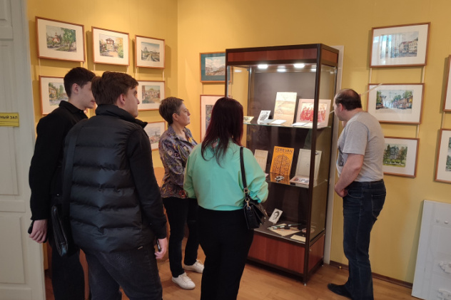 На мемориальной выставке, посвященной Юрию Плетневу На мемориальной выставке, посвященной Юрию Плетневу