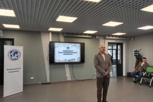 Денис Кретов