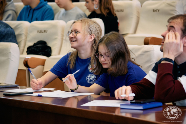 Добровольцы геодвижения просвещают других и учатся сами Добровольцы геодвижения просвещают других и учатся сами