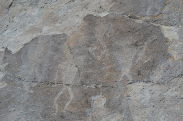 Петроглифы на скале Петроглифы на скале