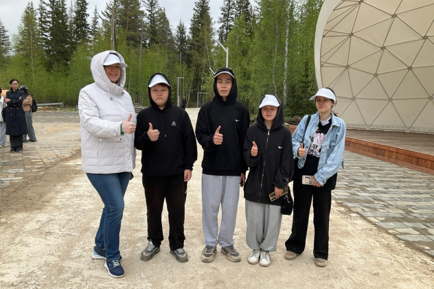 Команда "Веселые туристы" Команда "Веселые туристы"