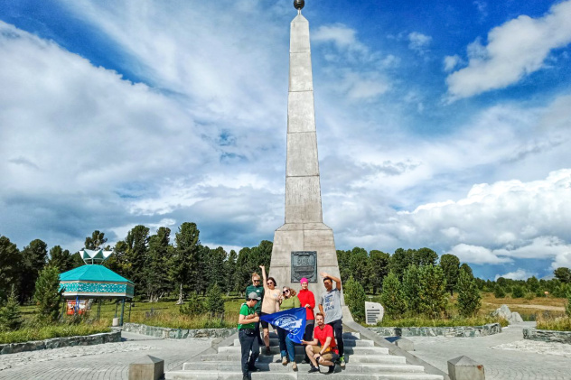 Добровольцы Катунского заповедника на Семинском перевале