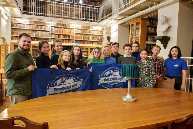 Активисты в штаб-квартире Активисты в штаб-квартире