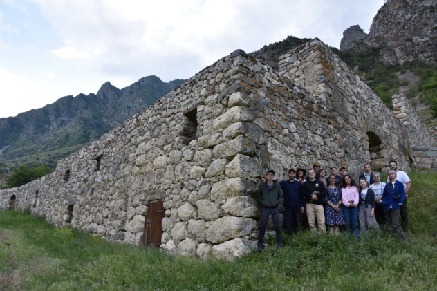 В родовом селе Жангуразовых В родовом селе Жангуразовых