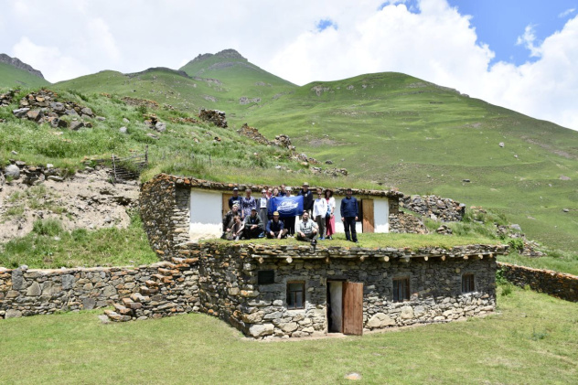 На родине основоположника балкарской литературы Кязима Мечиева На родине основоположника балкарской литературы Кязима Мечиева