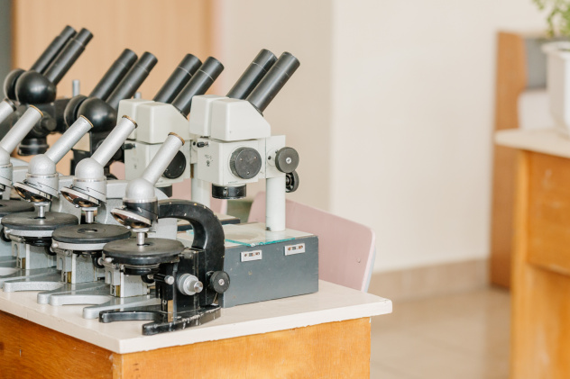 Микроскоп - неотъемлемая часть оборудование для научных исследований
