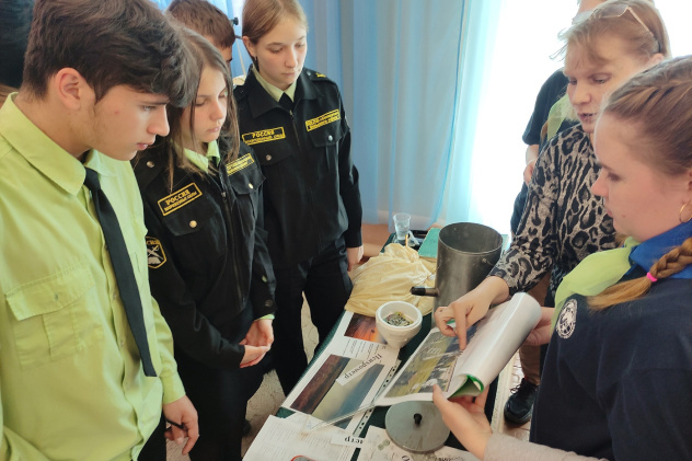 Во время акции "География-детям" Во время акции "География-детям"