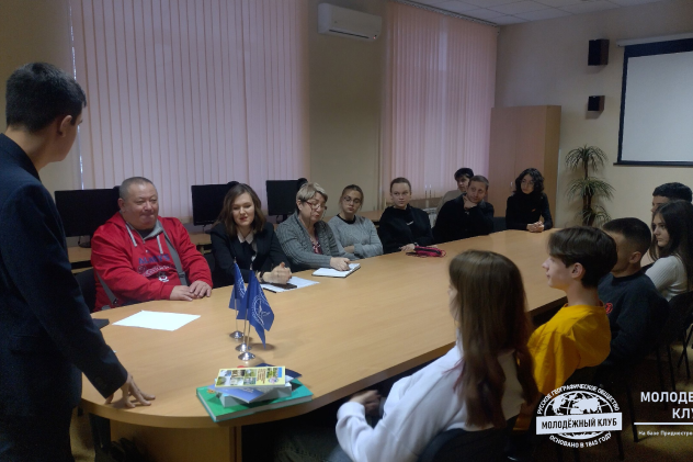 На вопросы участников отвечает докладчик А.Р. Горбунов