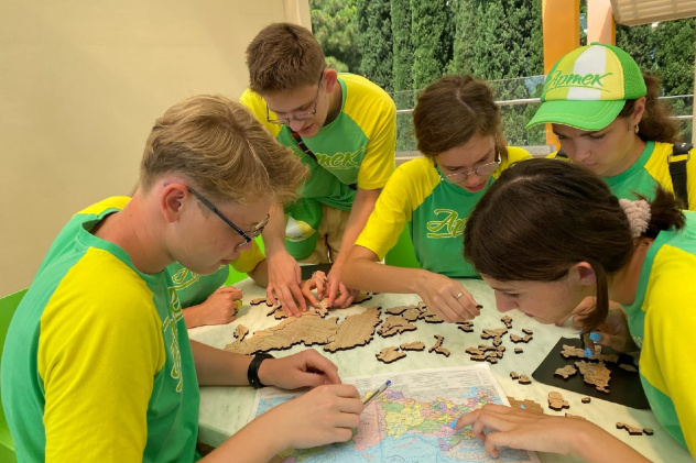 участники профильной смены