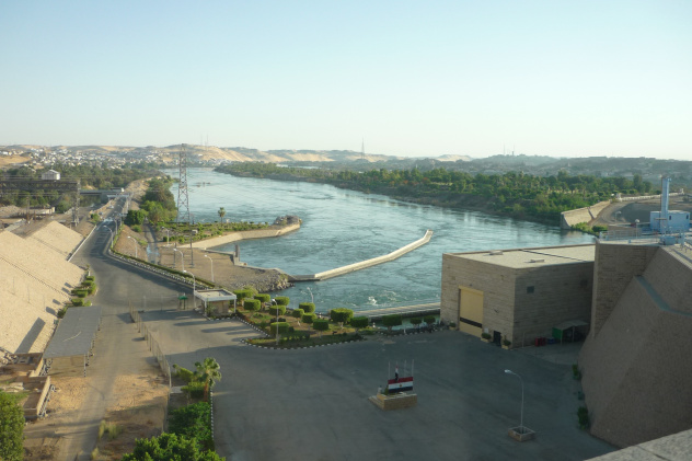 Асуанская плотина