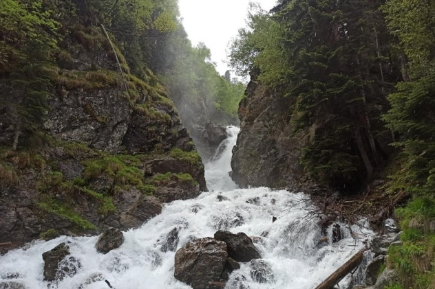 Фотография Александры Ждановой "Софийские водопады в Архызе" победителя Конкурса в номинации "Фото" Фотография Александры Ждановой "Софийские водопады в Архызе" победителя Конкурса в номинации "Фото"