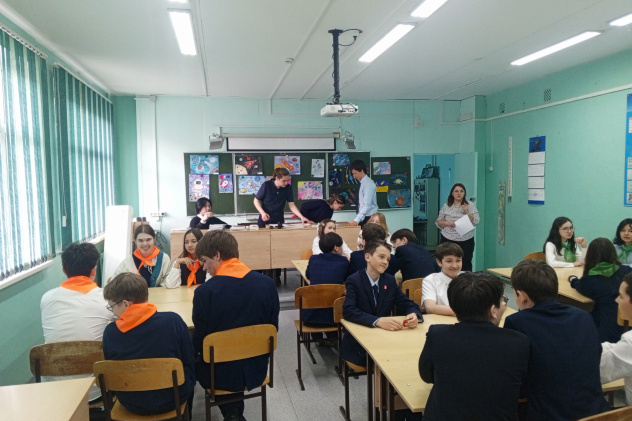 Участники космического брейн-ринга во время интеллектуальной игры