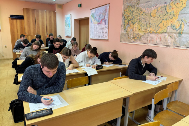 Фотография участников экологического диктанта Фотография участников экологического диктанта