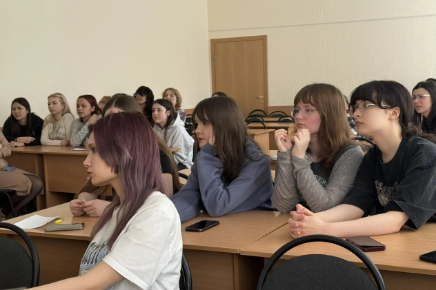 Фотография участников открытия Молодёжного клуба "Широта 54:55"