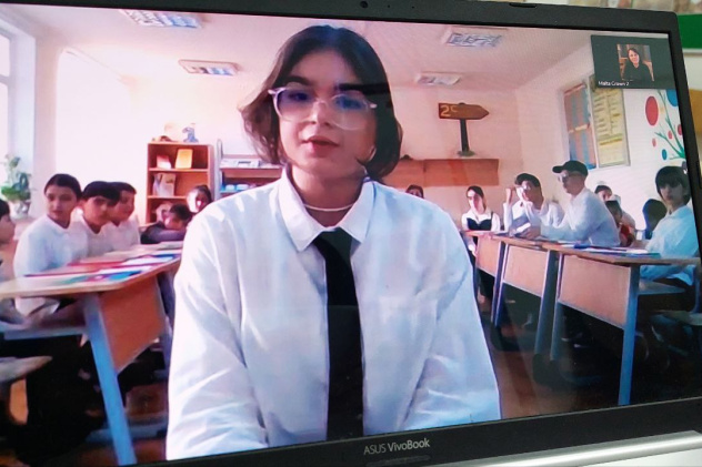 Участники МК РГО Malta Crown проводят телемост с учениками азербайджанской школы. Участники МК РГО Malta Crown проводят телемост с учениками азербайджанской школы.