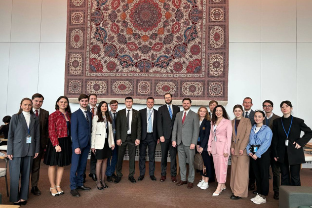 Российская делегация с представителями Министерства иностранных дел РФ и Поспредста РФ при ООН Российская делегация с представителями Министерства иностранных дел РФ и Поспредста РФ при ООН