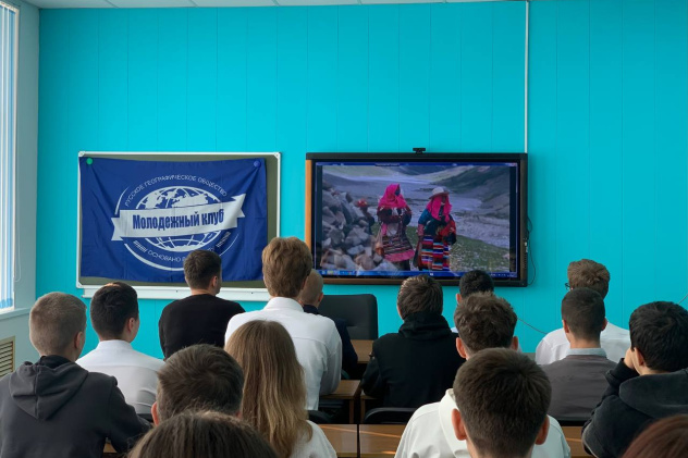 Продолжаем знакомить студентов АЮТ с творчеством Сергея Дудко