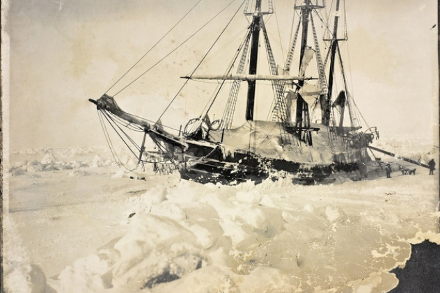 "Фрам", блокированный торосами, в марте 1895 года