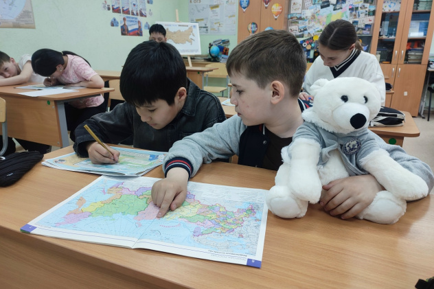 Участники акции "День географии в школе" Участники акции "День географии в школе"