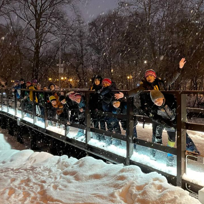 Экскурсия по лесопарку в пойме реки Чермянки "Странники" отметили День экскурсовода увлекательной экскурсией для школьников по району Бибирево