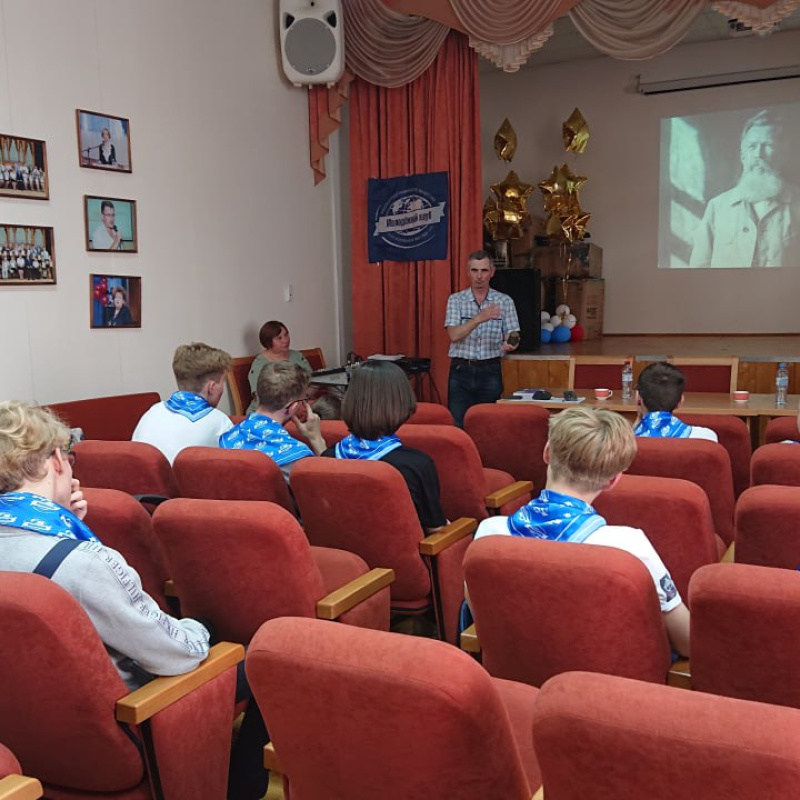 Просветительскую акцию РГО «Ночь географии» Молодёжный клуб РГО «Академический» открыл лекторием «Ум