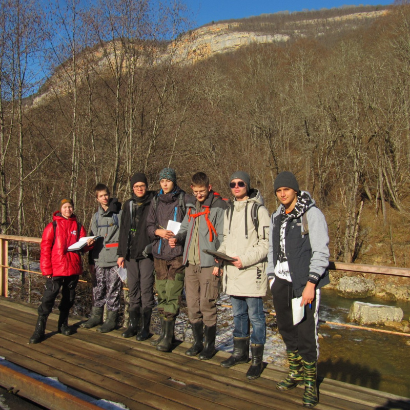 Участники команды «Кавказит» на полевом выезде отпрабатывают практические навыки Участники команды на тренировочном полевом выезде