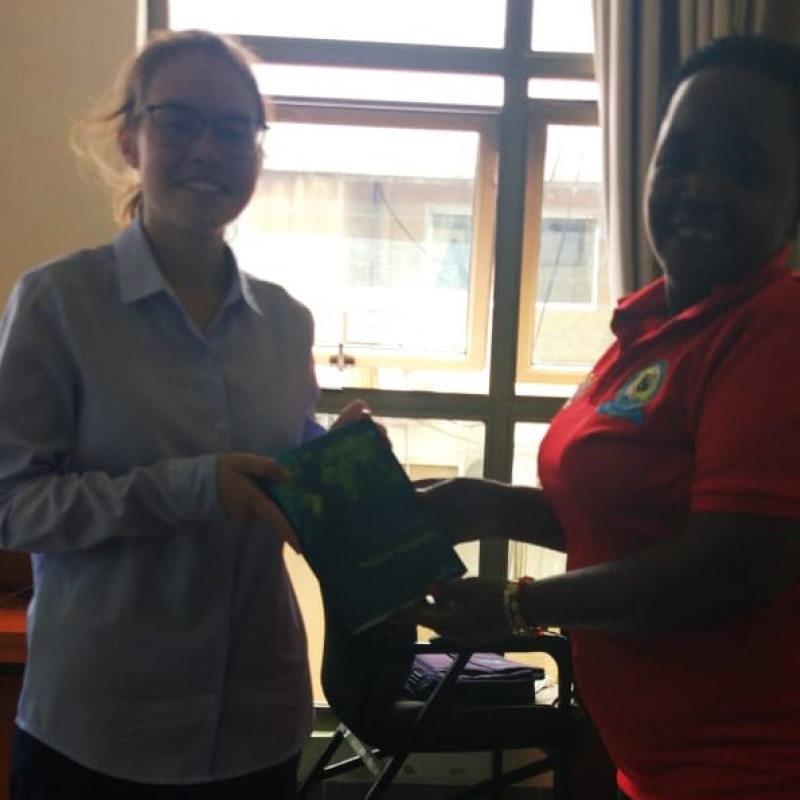 Момент передачи книги Момент передачи книги