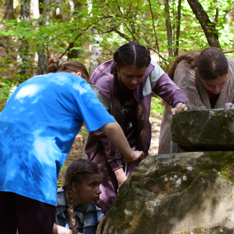 Участники выполняют замеры Участники выполняют замеры