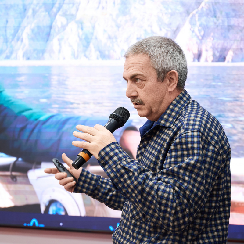 Сергей Асташев в момент рассказа о Чукотке Сергей Асташев в момент рассказа о Чукотке