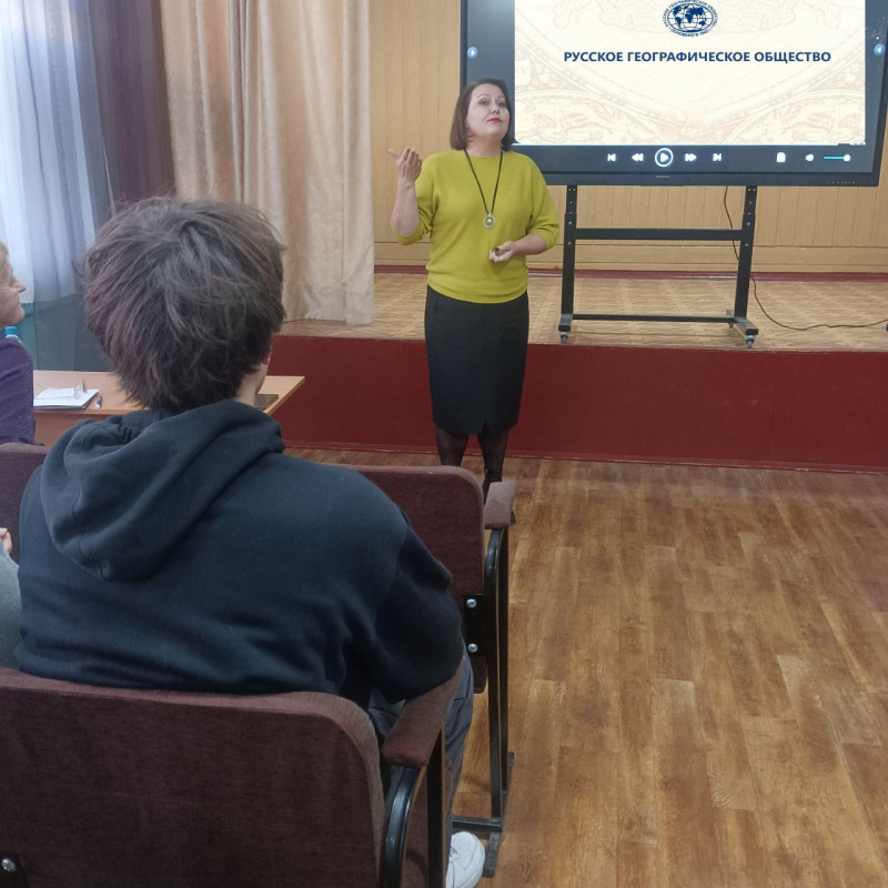 Встреча Молодёжного центра РГО ДНР со школьниками Донецка