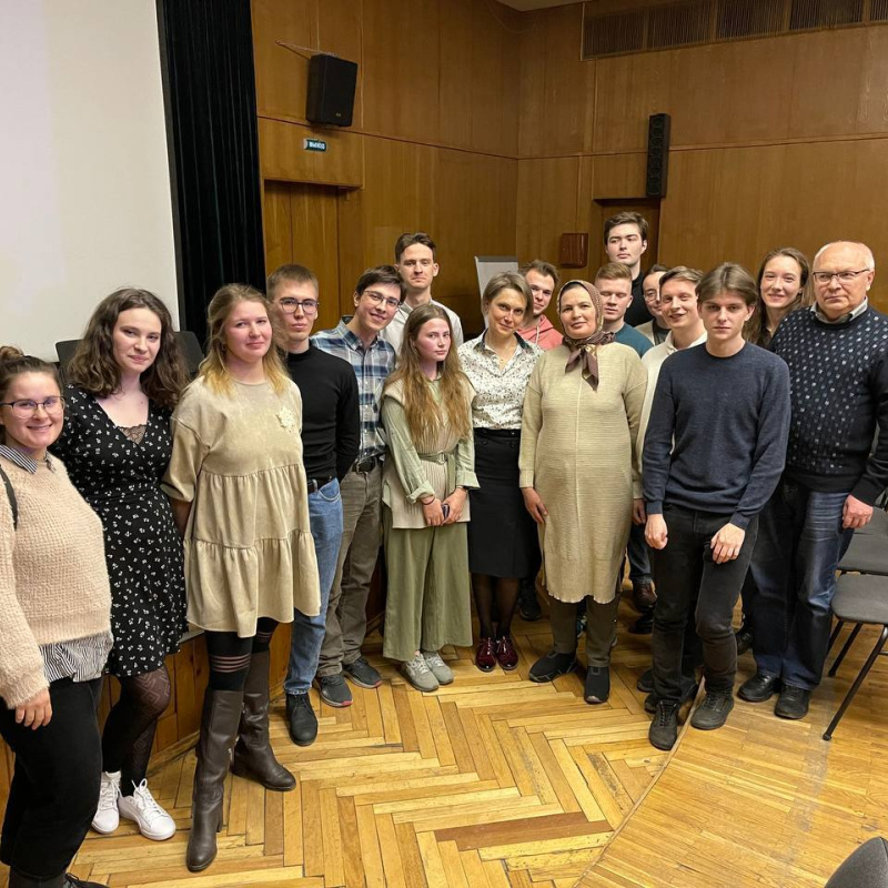 Слушатели и спикеры семинара после выступления. Слушатели и спикеры семинара после выступления.