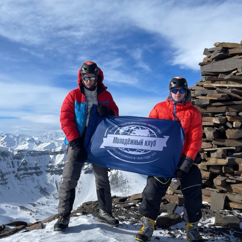 «Очарованные странники» под флагом РГО были первыми на горе Бабака в зимний период!