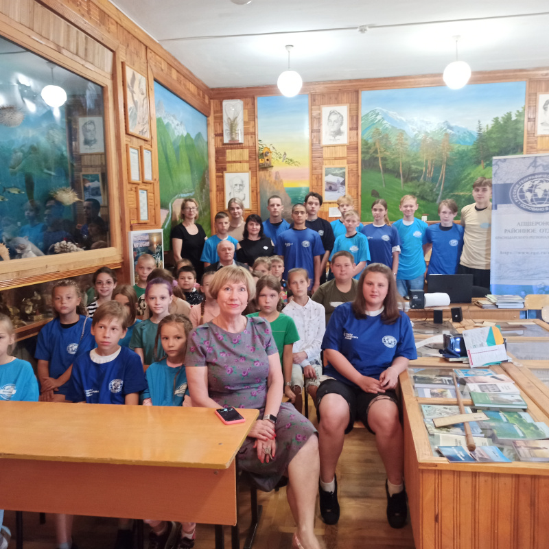 Активисты Молодежного клуба РГО