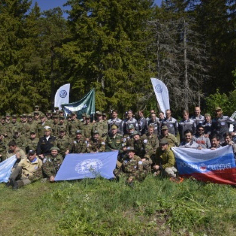 Волонтеры экологической вахты комплексной экспедиции "Гогланд", остров Большой Тютерс, июнь 2016 года Волонтеры экологической вахты комплексной экспедиции "Гогланд", остров Большой Тютерс, июнь 2016 года