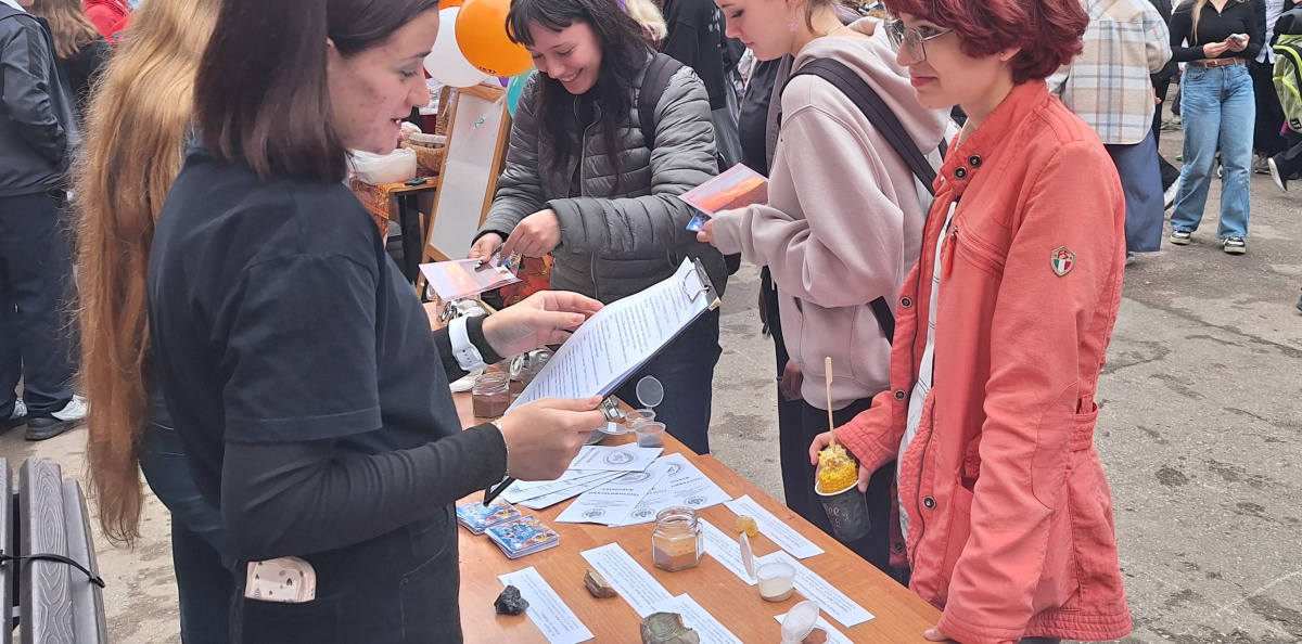Площадка Молодёжного центра РГО на фестивале Площадка Молодёжного центра РГО на фестивале