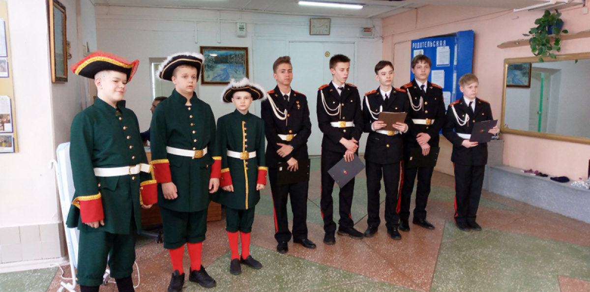 Солдаты Потешных полков и кадеты Солдаты Потешных полков и кадеты