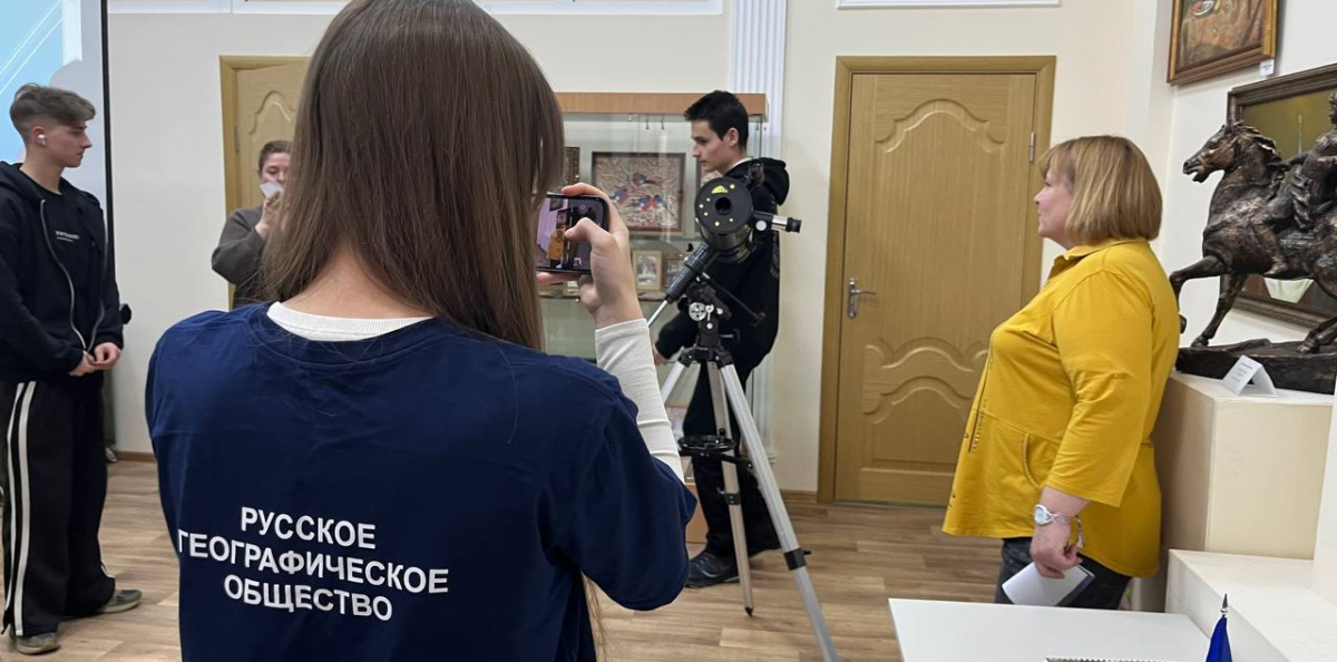 Волонтеры МК РГО "Салют" на научно-популярном лектории "Открываем Россию заново. Вместе с РГО" Волонтеры МК РГО "Салют" на научно-популярном лектории "Открываем Россию заново. Вместе с РГО"