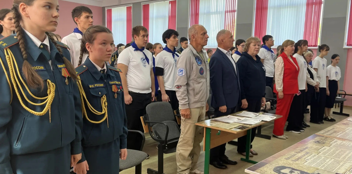 Участники патриотического фестиваля во время торжественной церемонии